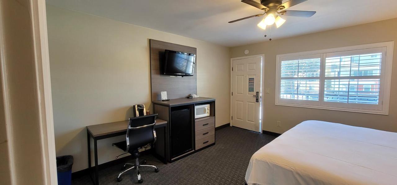 Beachwalker Inn & Suites Pismo Beach Buitenkant foto