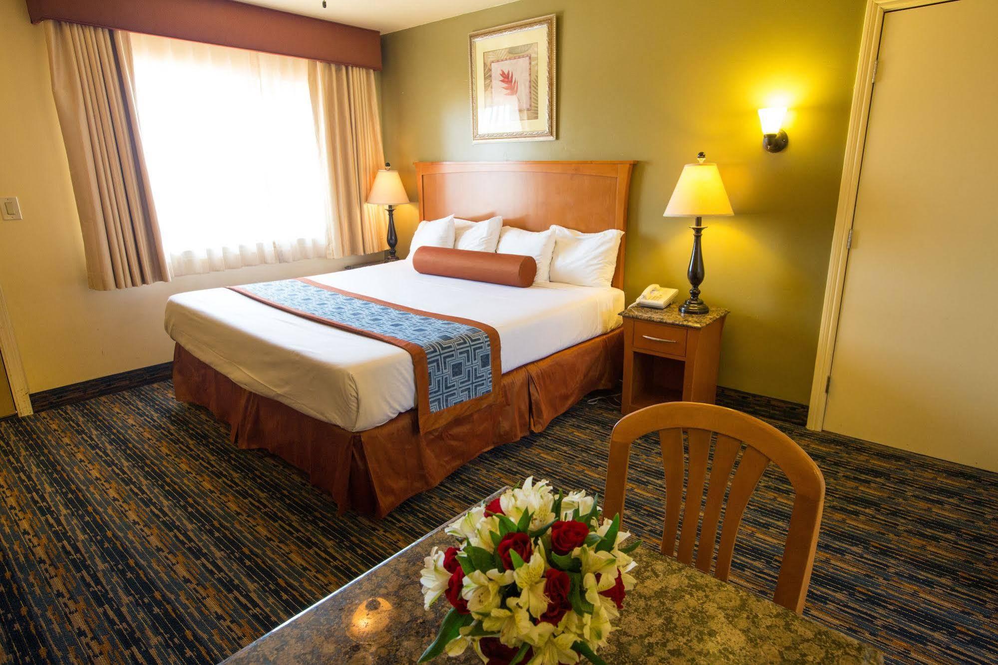 Beachwalker Inn & Suites Pismo Beach Buitenkant foto