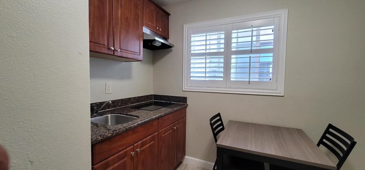 Beachwalker Inn & Suites Pismo Beach Buitenkant foto