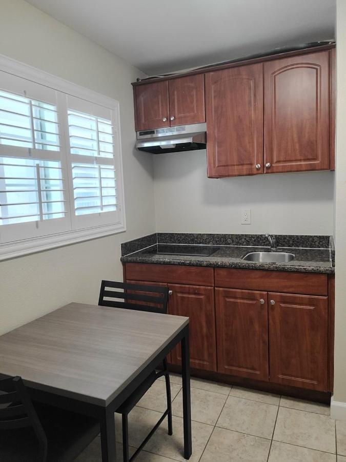 Beachwalker Inn & Suites Pismo Beach Buitenkant foto
